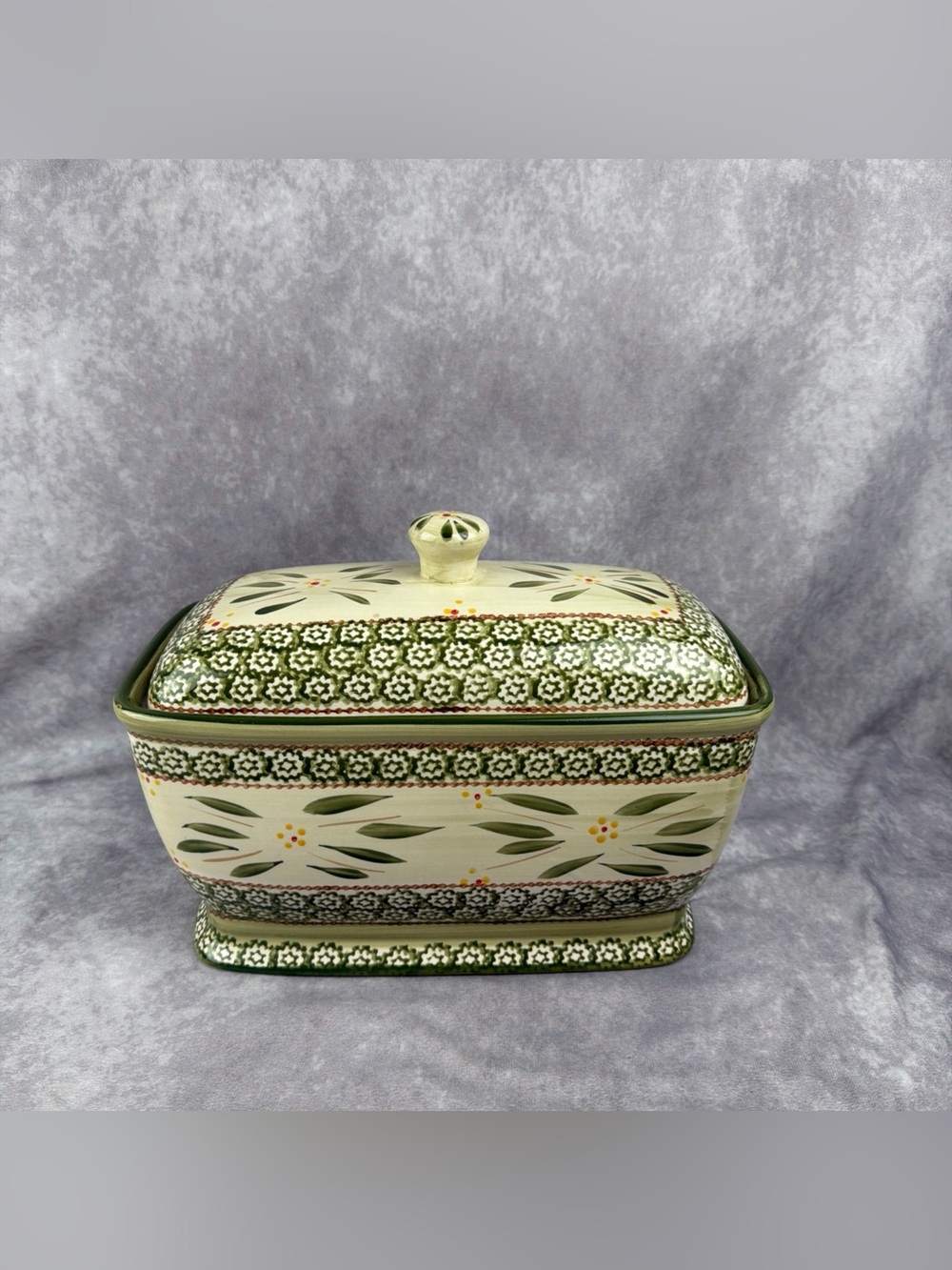 Temp-Tations Old World Green Ceramic Bread Box with Lid Ovenware by Tara